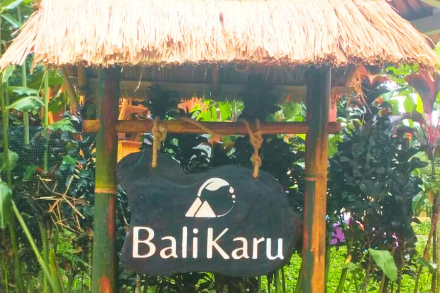balikaru gate - signboard welcome at the entrace